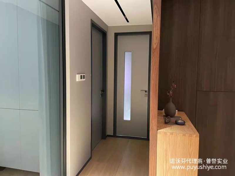 诺沃芬卫生间门