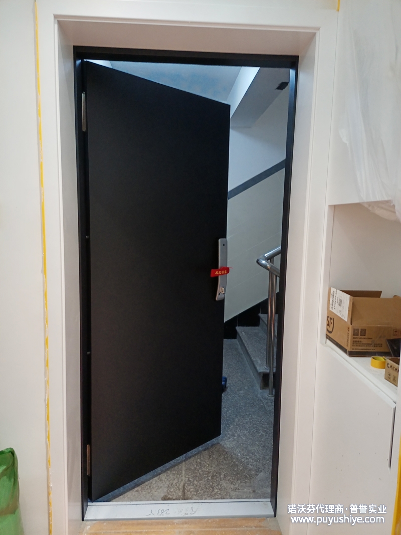 诺沃芬定制入户门